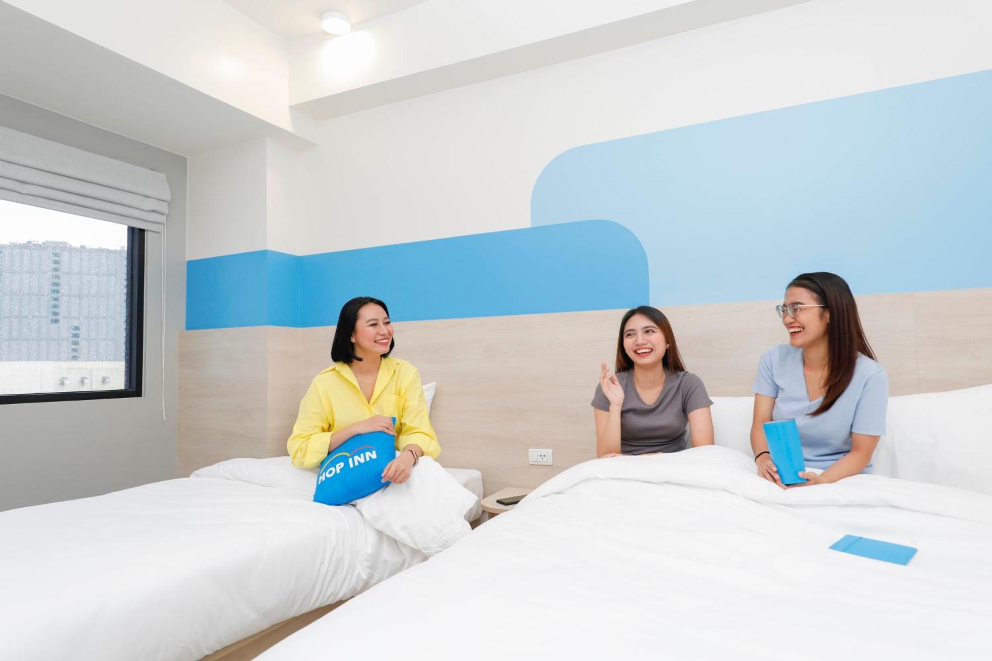 Hop Inn Hotel North Edsa ケソンシティ エクステリア 写真