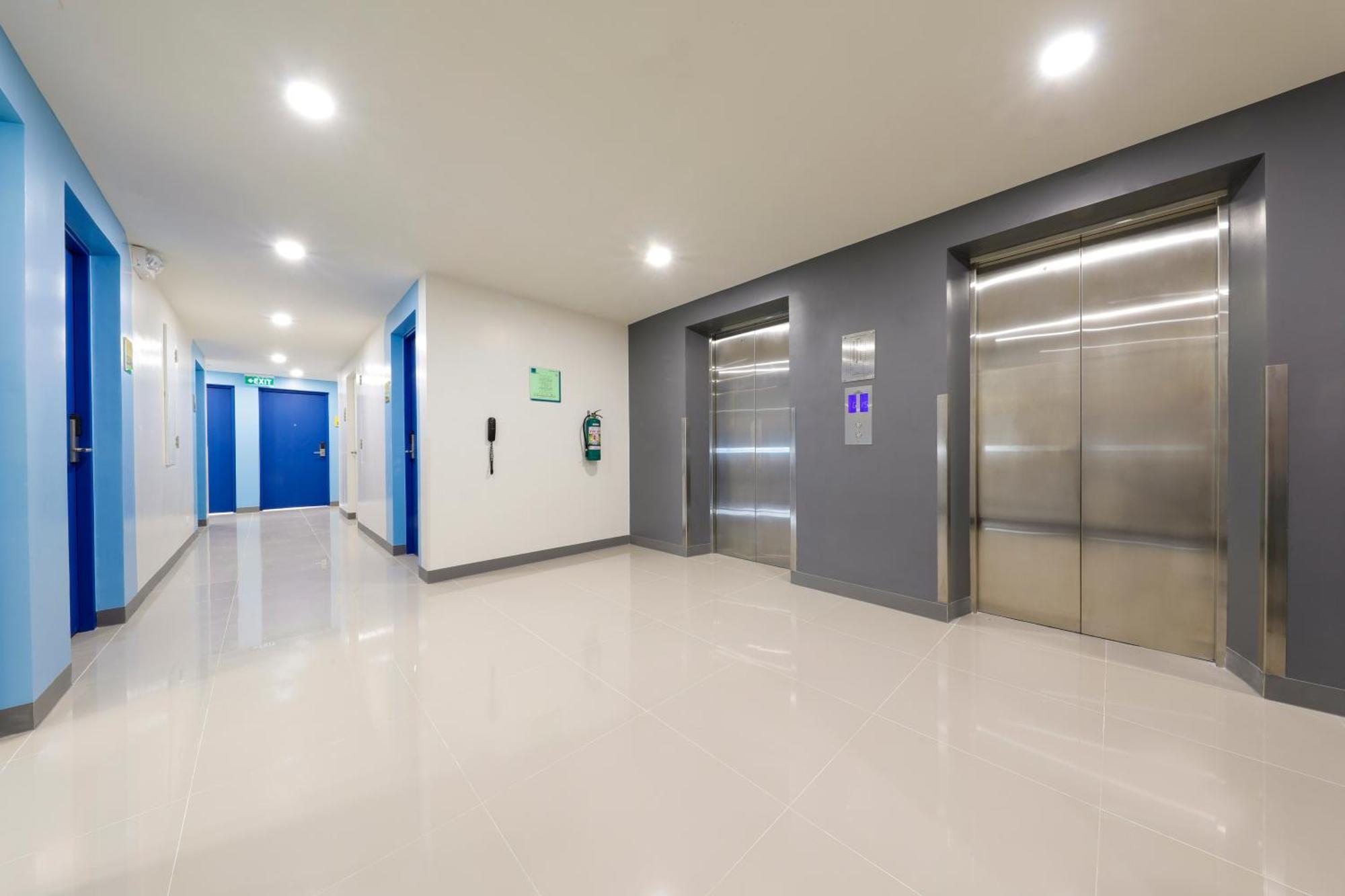Hop Inn Hotel North Edsa ケソンシティ エクステリア 写真